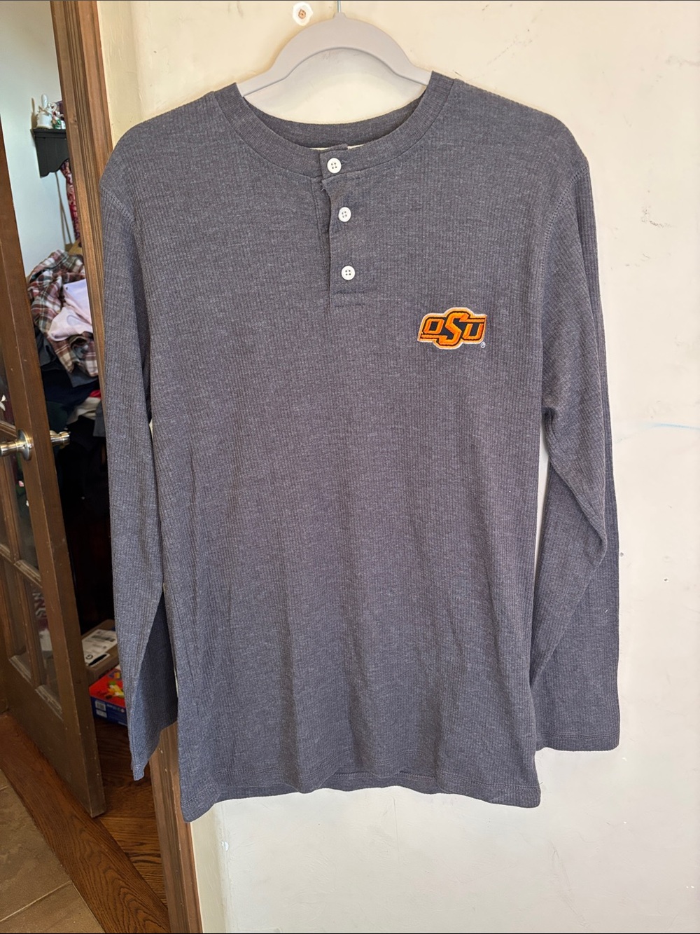 Majestic collegiate thermal top! Size medium